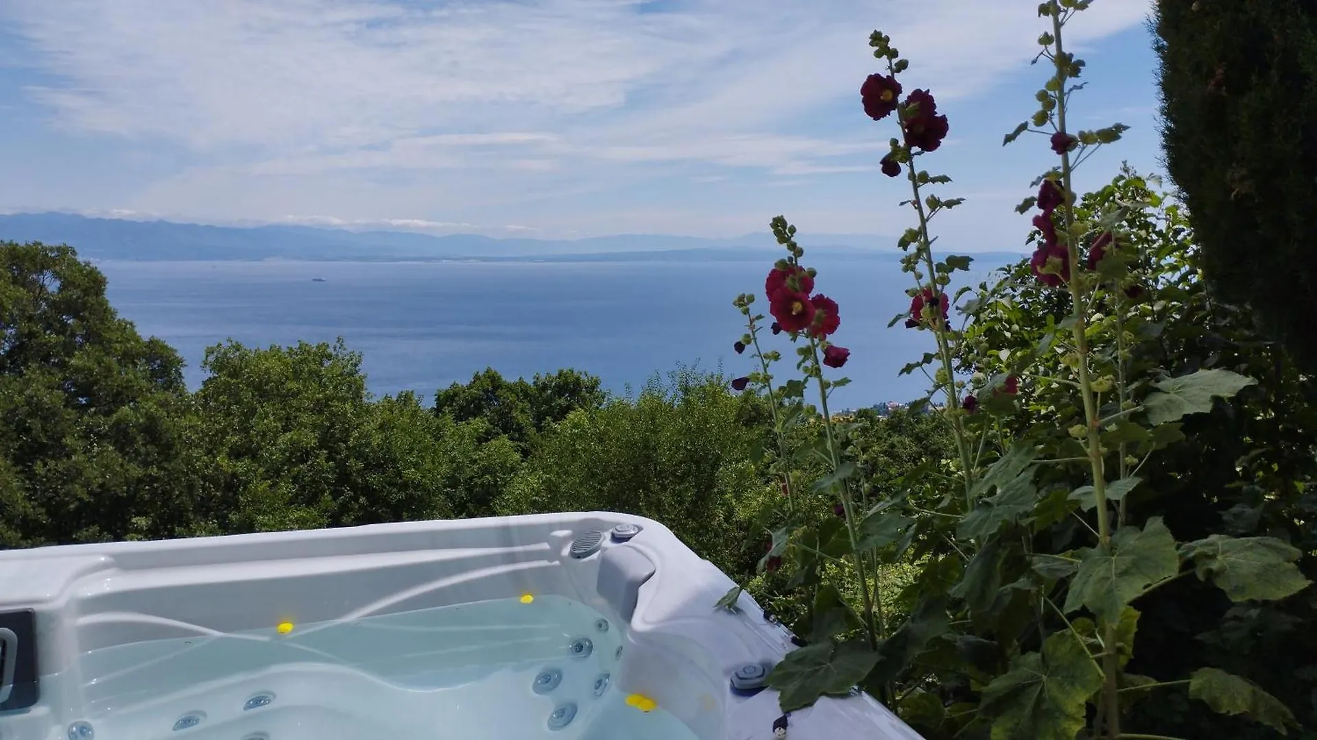 Castella Villa Poljane