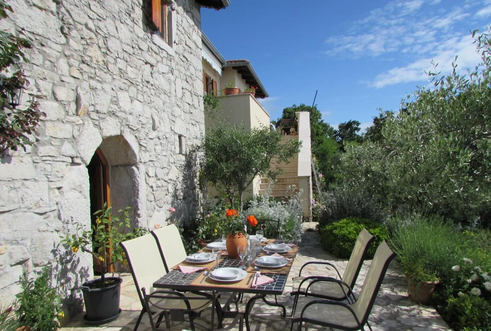 Castella Villa Poljane 0*,  Croatia